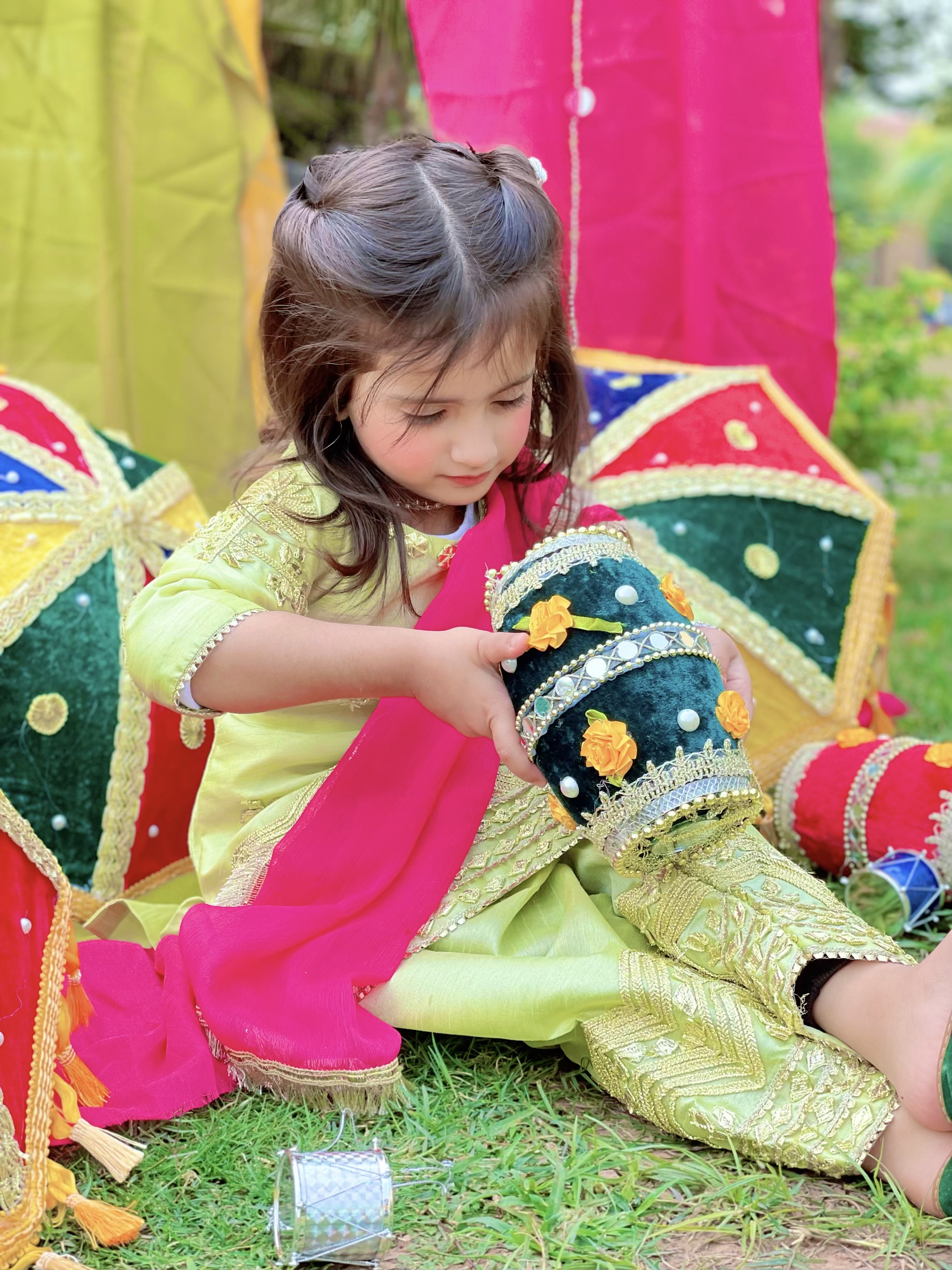 Mehndi rang x Amal – Mini Shades Of Fashion